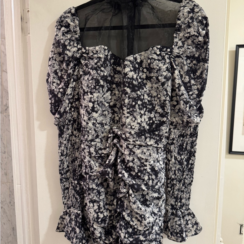 Black and White Puff Sleeve Mini Dress with Ruched details